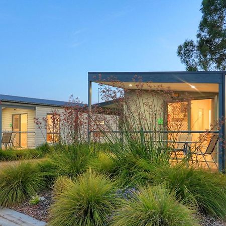Yarrawonga Riverlands Tourist Park Exteriör bild