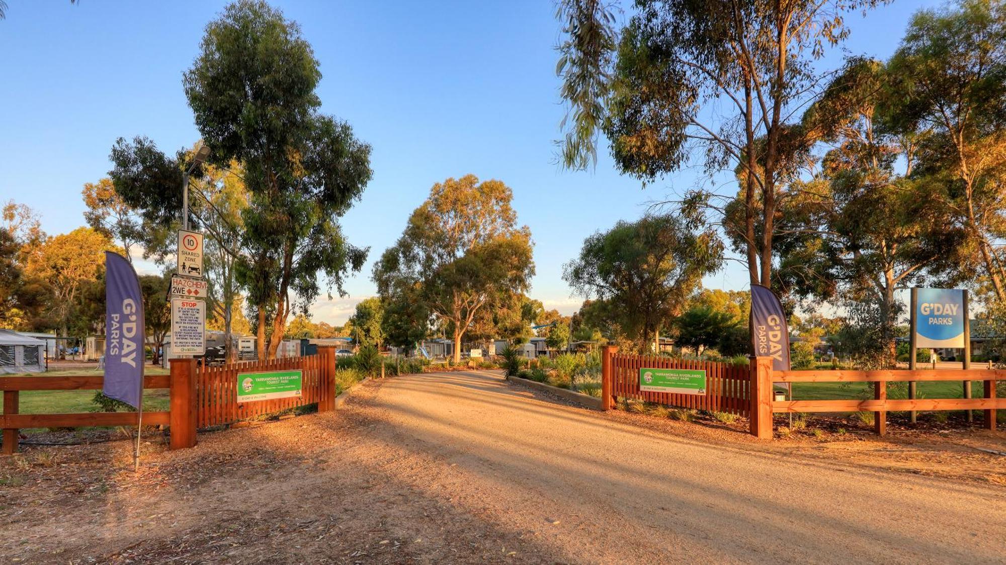 Yarrawonga Riverlands Tourist Park Exteriör bild